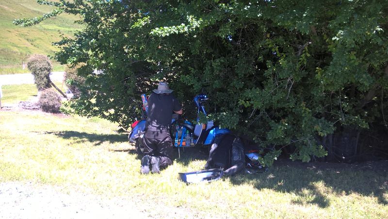 Somewhere near Blenheim "It nipped up a bit" So Matt drilled out the jets under the comfort of a hermasporia tree.  "'bout same jets as a px200 now'