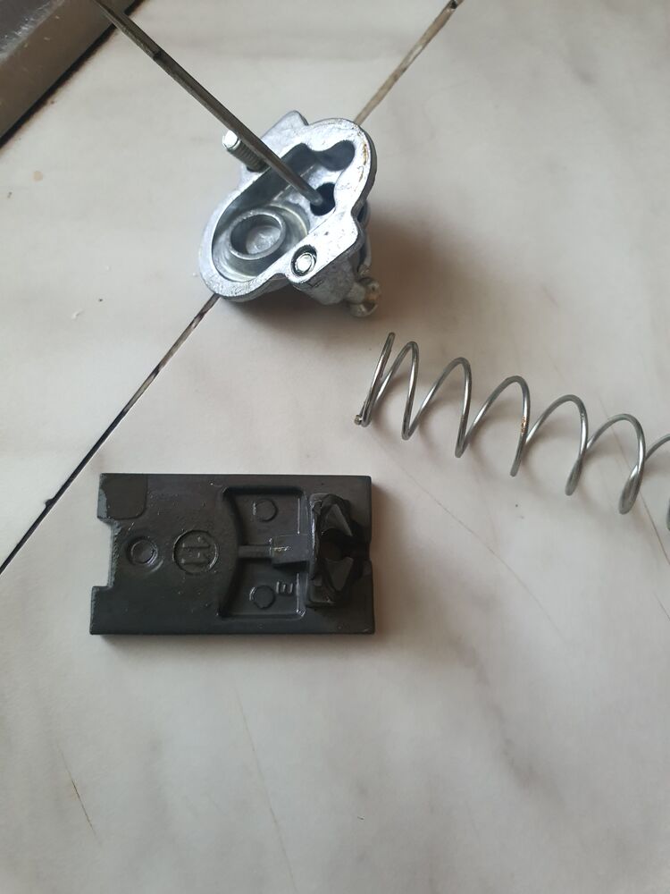 Modern Vespa Cleaning out fuel tank