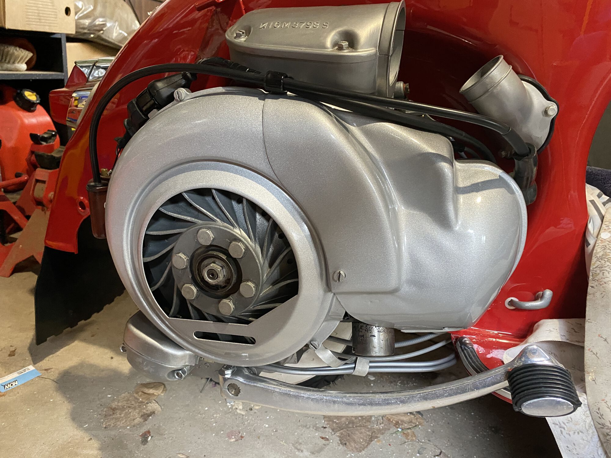 Engine mocked up. Carb is all done, the exhaust needs to be cleaned up, tried then painted/surface finished.