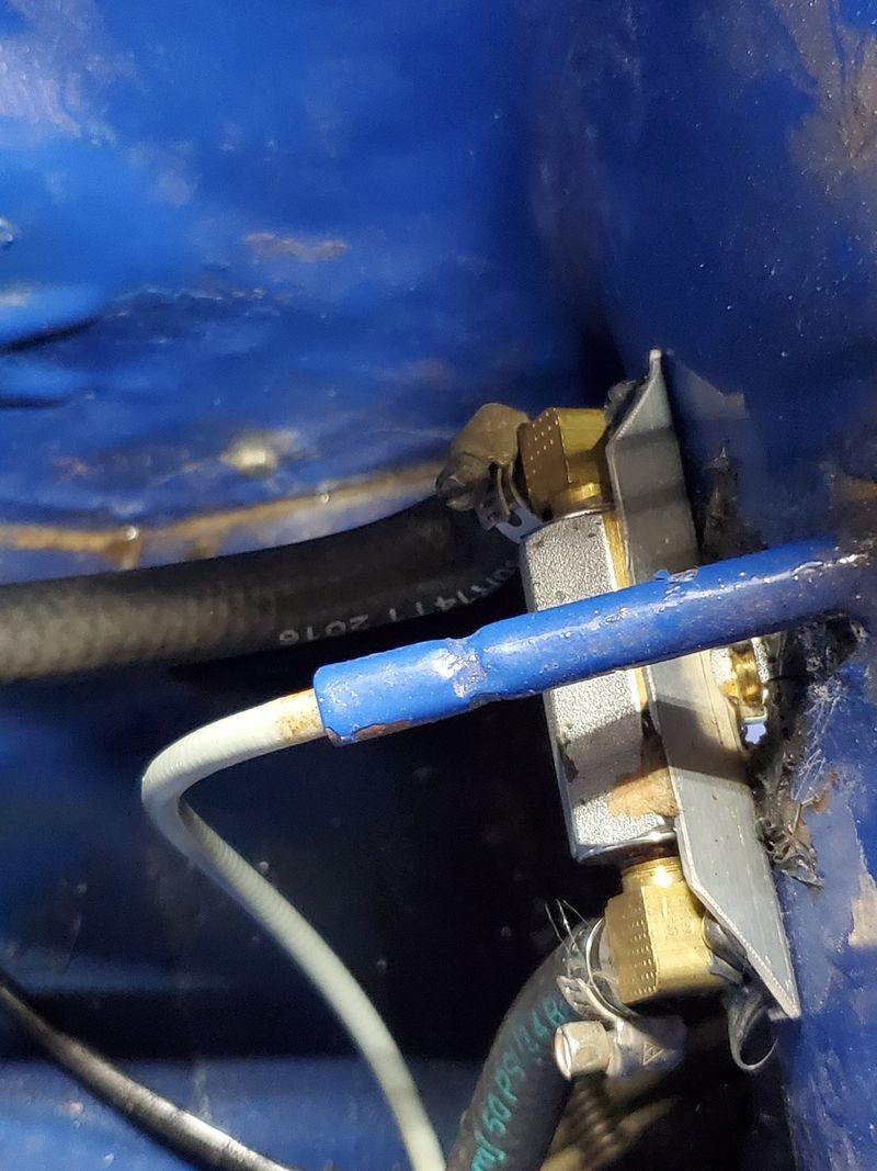 E-Gads - what type of home brewed fuel tap is that?!?