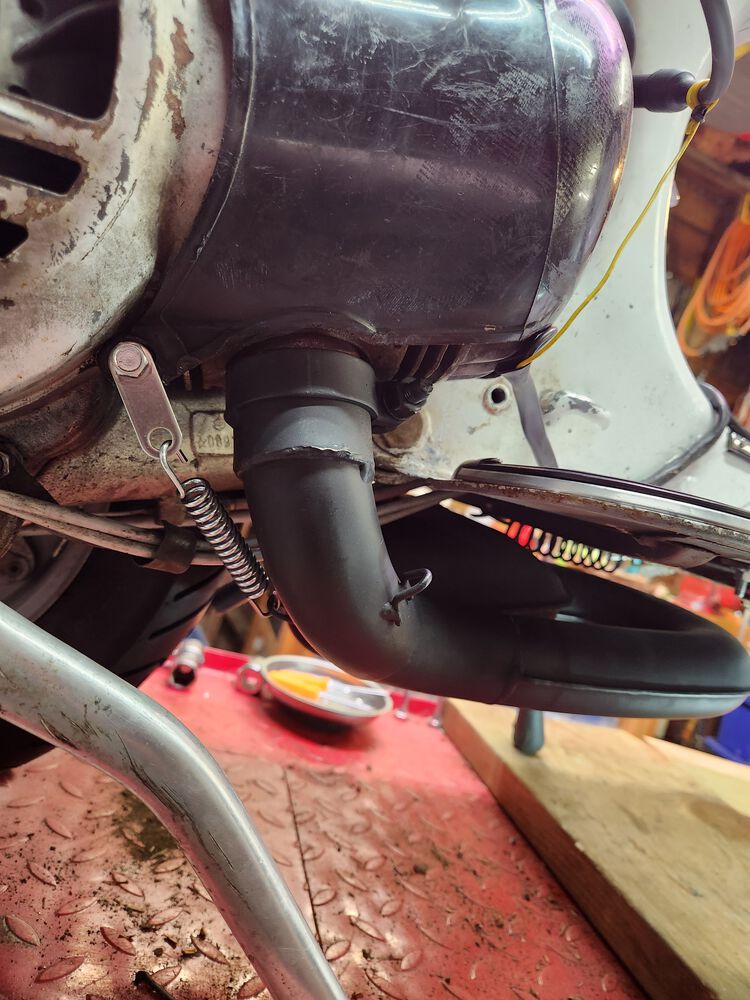 Exhaust installed, including the spring