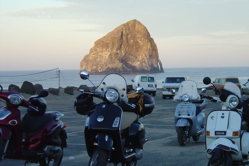 Random pic of the Cannonball 2006 from Pacific City. I didn't run it but saw them off. My Bajaj is in the pic.