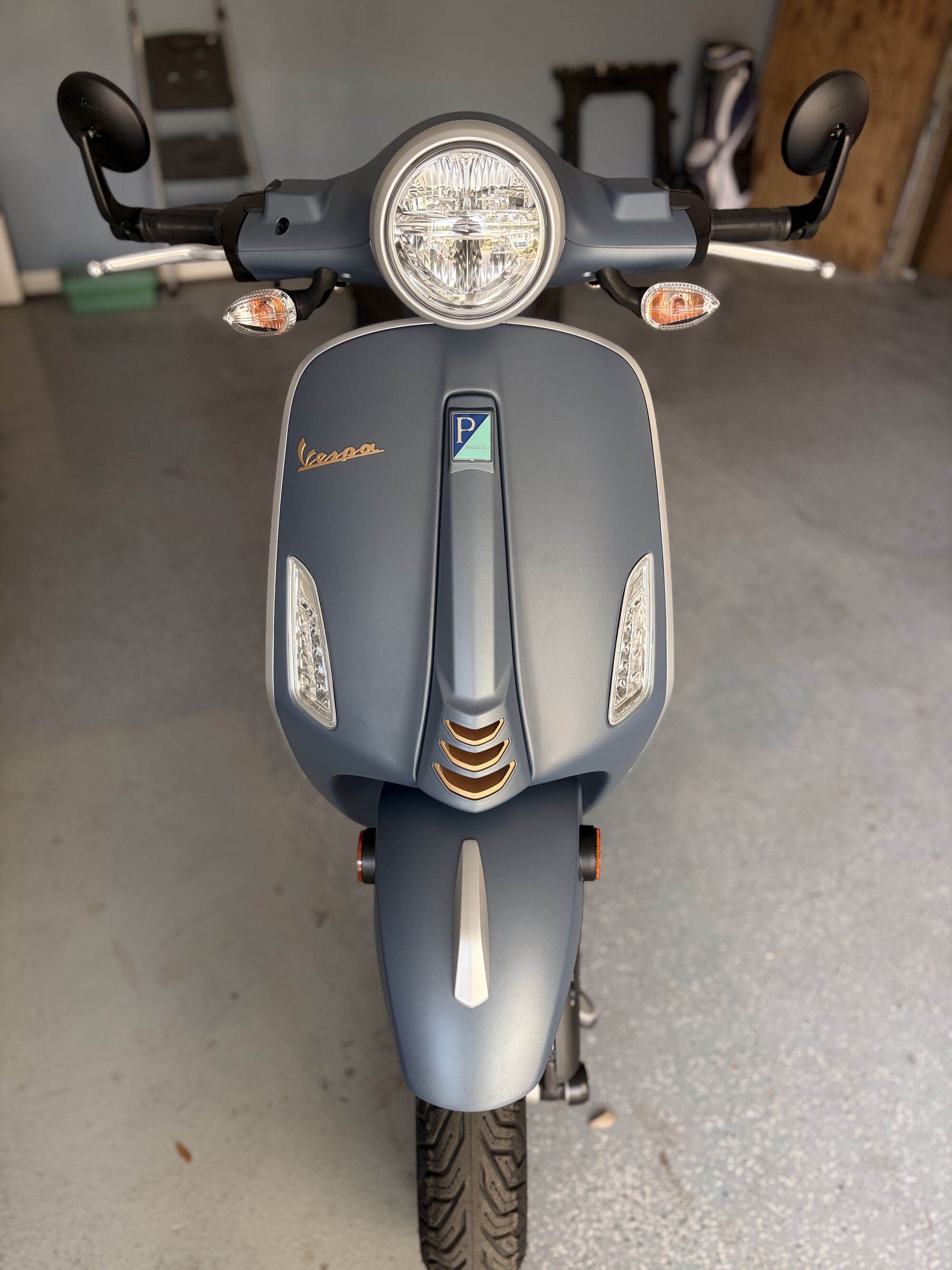 Officina 8 front