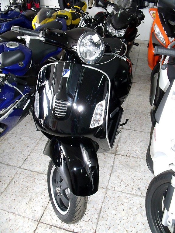 In the shop waiting for number plates & Docs