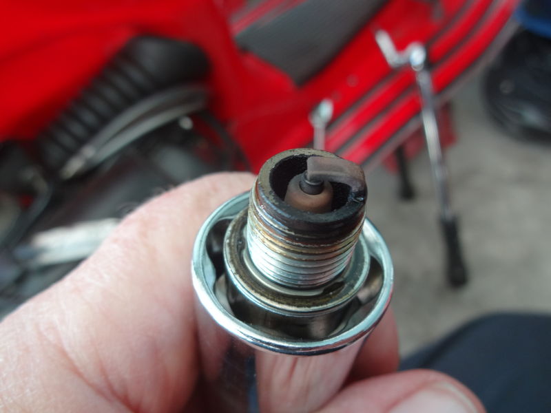 Plug after 20 miles with a 102/BE3/160 main stack and a 50/160 slow idle jet.