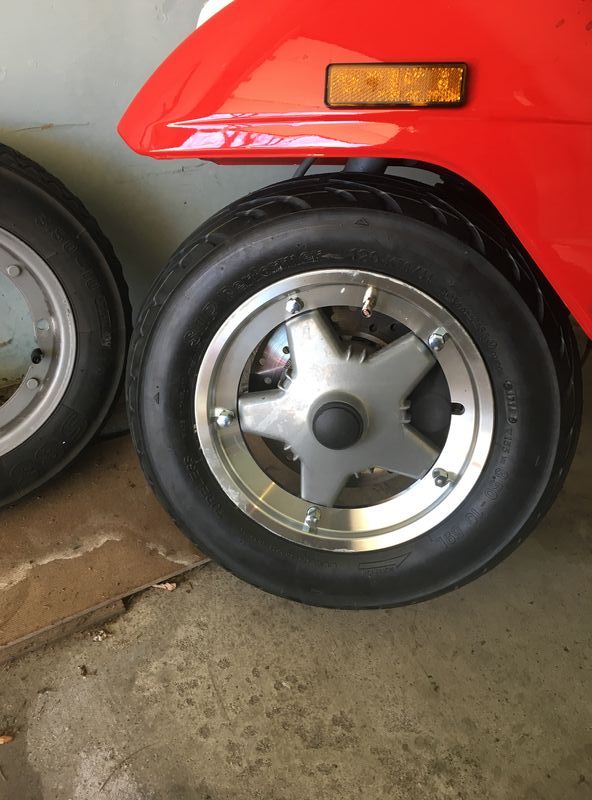 Tubeless rim/tire mounted.