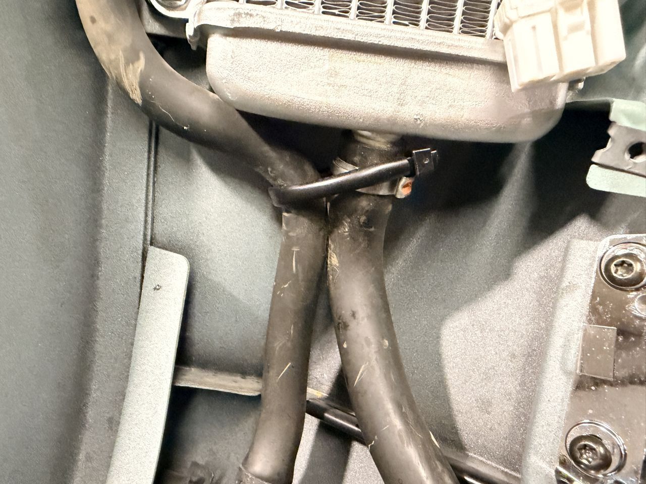 Added sheathing on zip ties