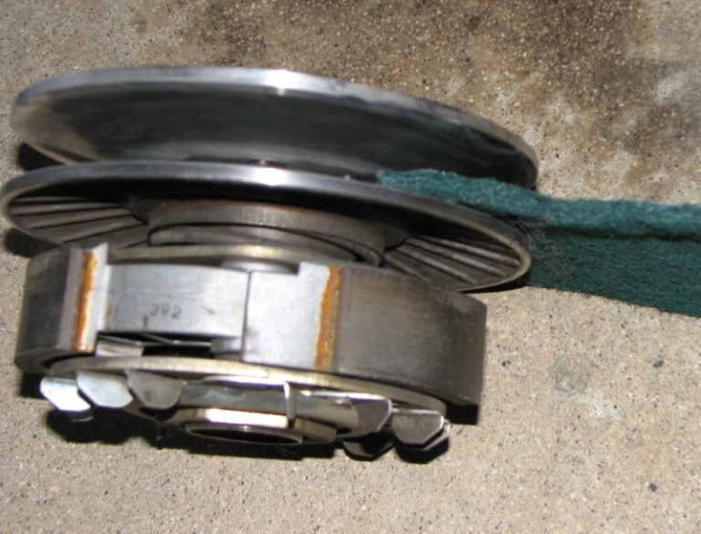 Driven pulley assy.
I hit the two half pullies, as well as the clutch pads.