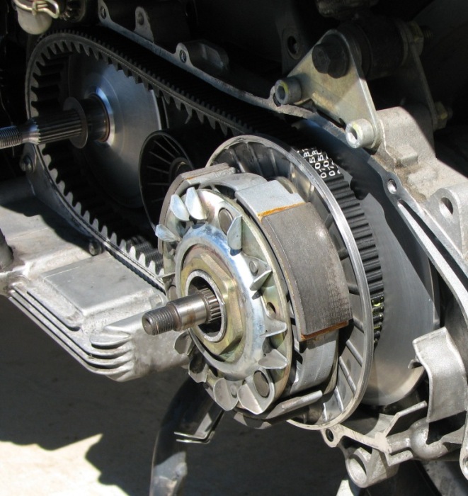 Another shot showing the printing going in the wrong direction.
With the washeer assembled onto the driving pulley assy.