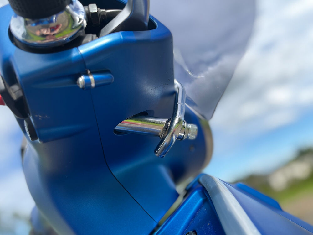 Pictures Vespa GTS with Faco twin screen and Garmin Zumo GPS.