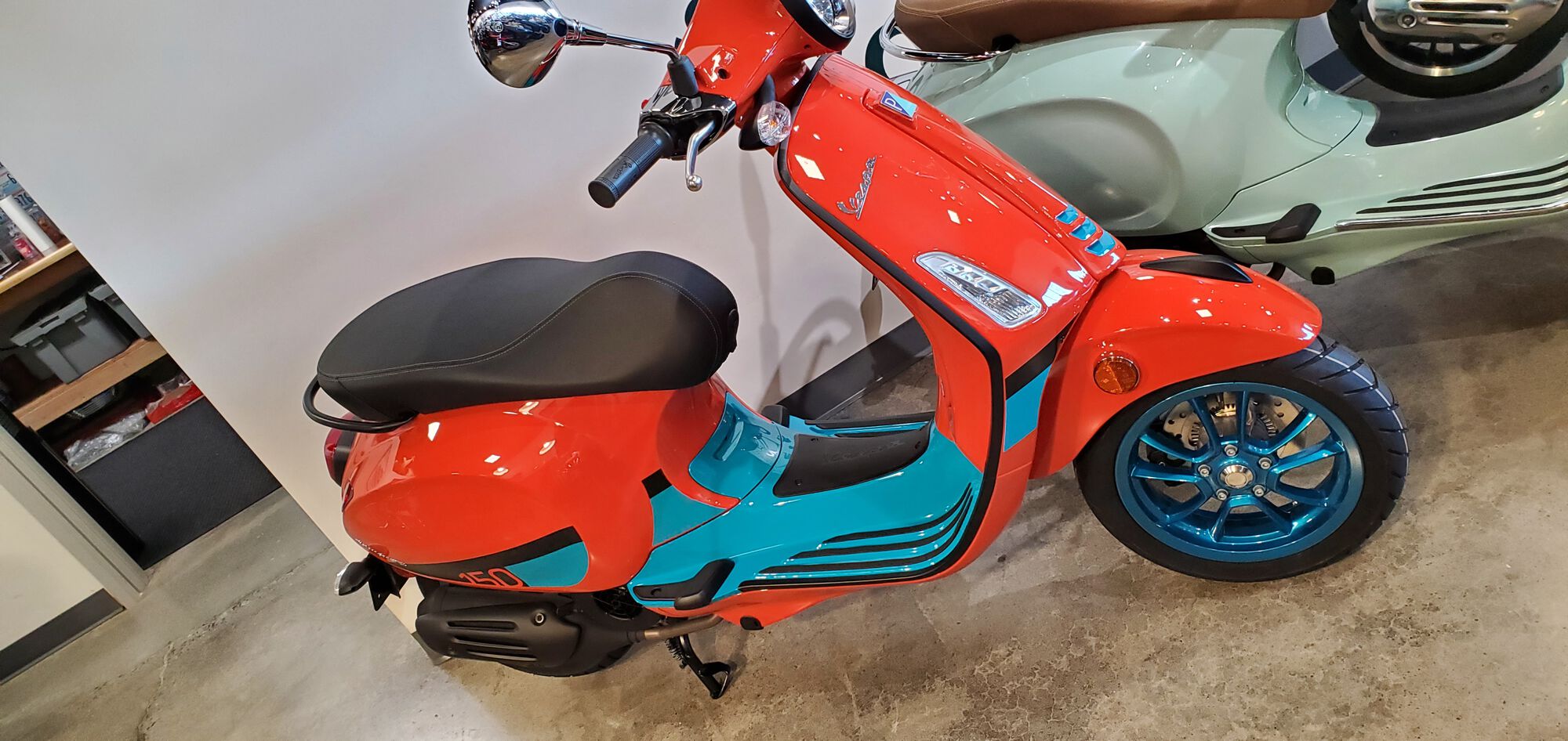 2023 Primavera 150 Color Vibe