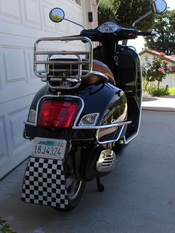 Modern Vespa : humbly introducing my ride...