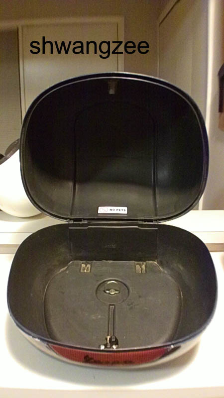 Modern Vespa : FS: ET2 OEM Top Box (Blue) no key lock $50 + s/h
