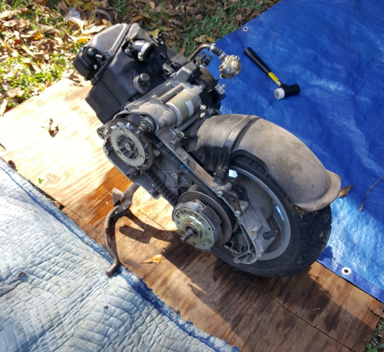 Modern Vespa LX 150 Engine reassembly (with photos)