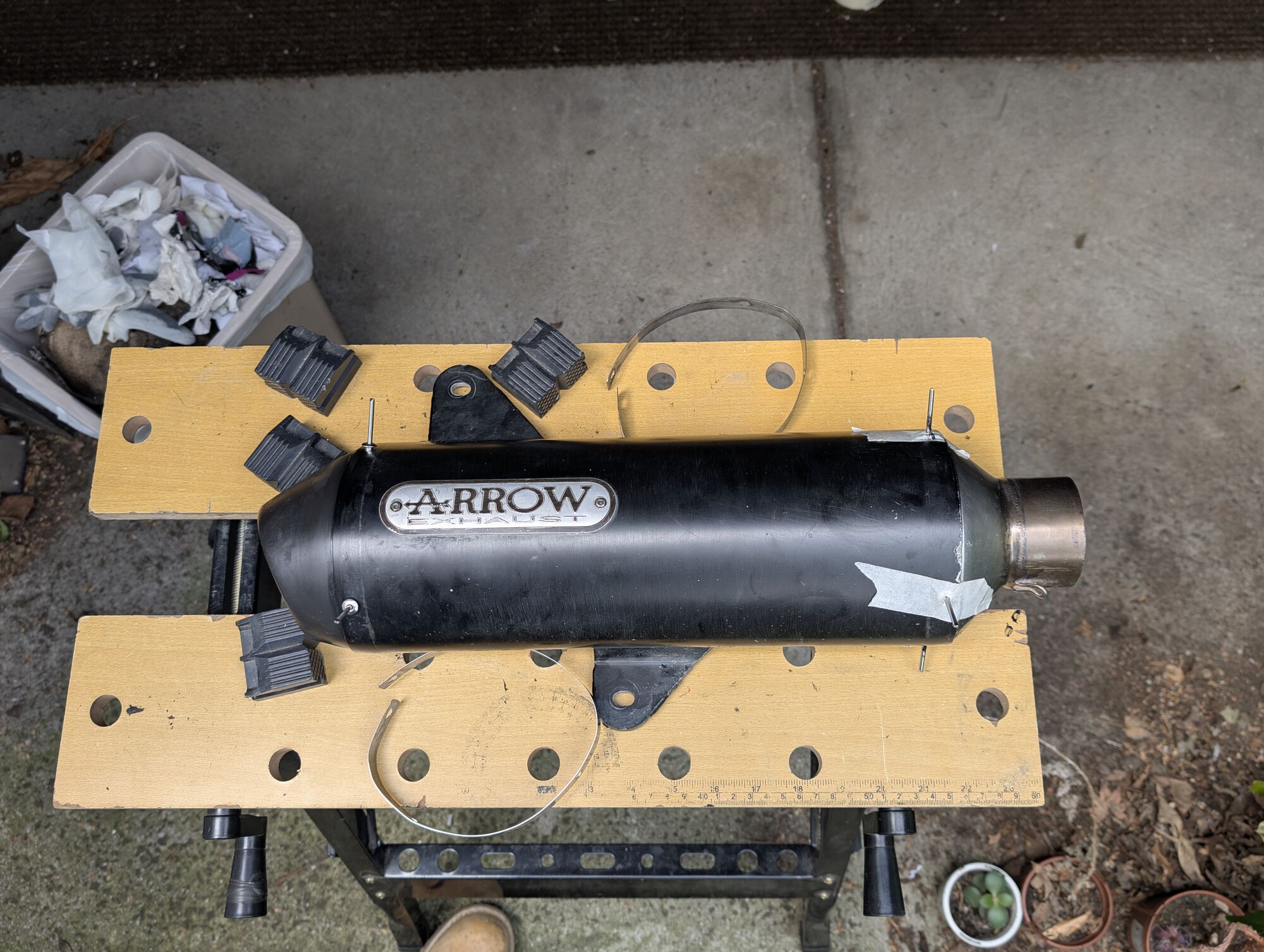 Modern Vespa : Loose packing in Arrow Exhaust [REPACKED]