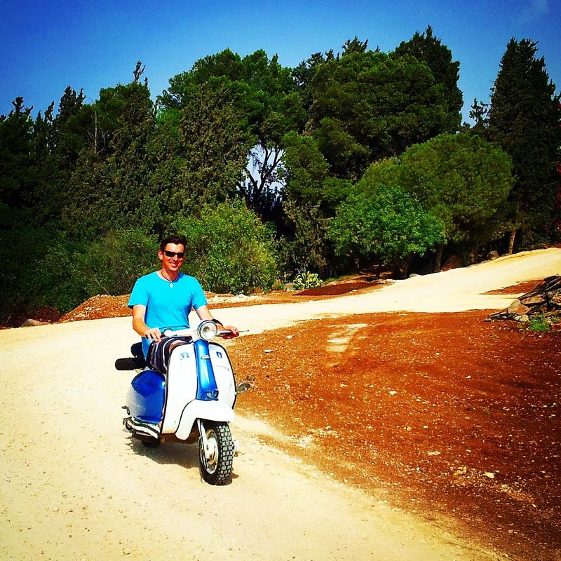 My 1st ride on one of them thingees
(Cheers to Oren for pic)