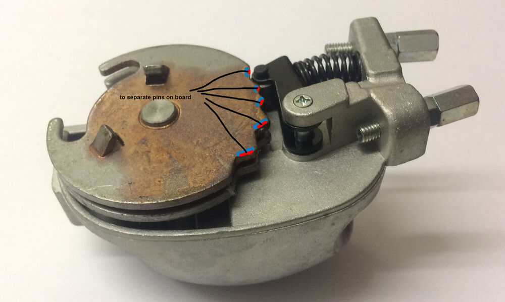 sensor contact as a side wall for each valley