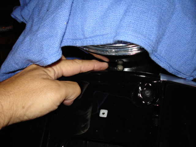 Remove front handle bar / headset cover screw
