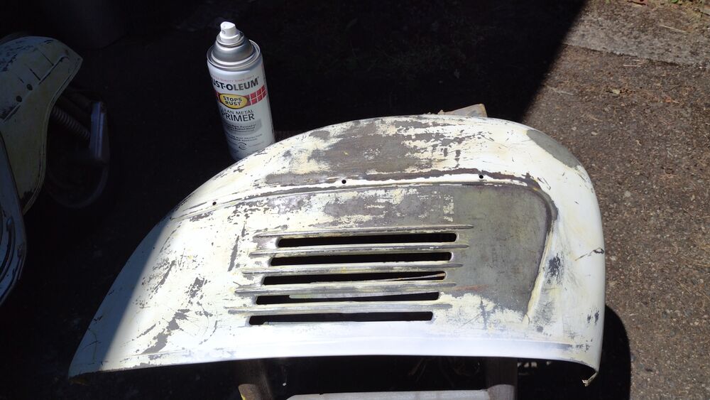 Tried it along bottom edge. 
The white primer looks slightly grayer to me