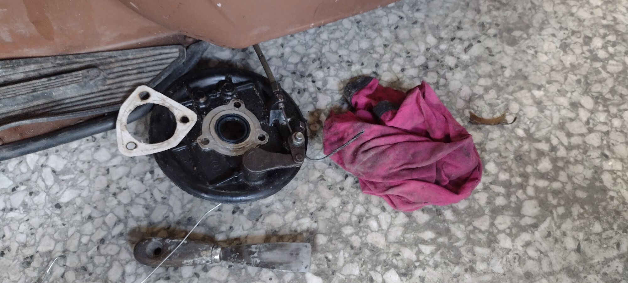 Modern Vespa RTV sealant instead of a gasket for crankcase halves