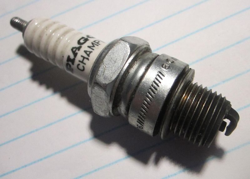 Modern Vespa Spark plug repair. Seriously.