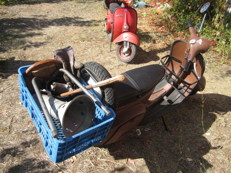 Modern Vespa Top Case alternative