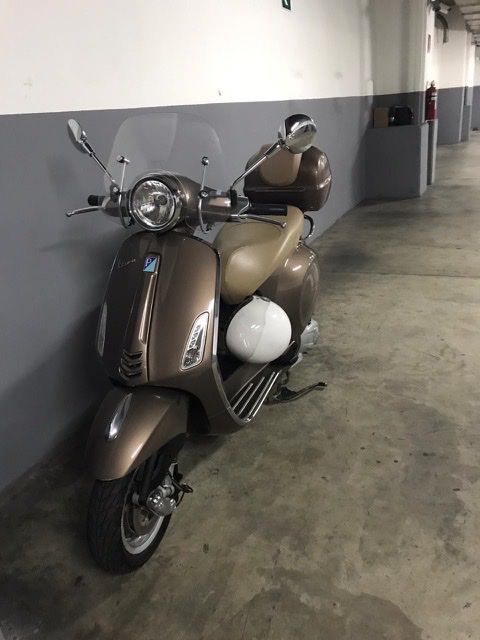 Creta senese with cream leather seat.