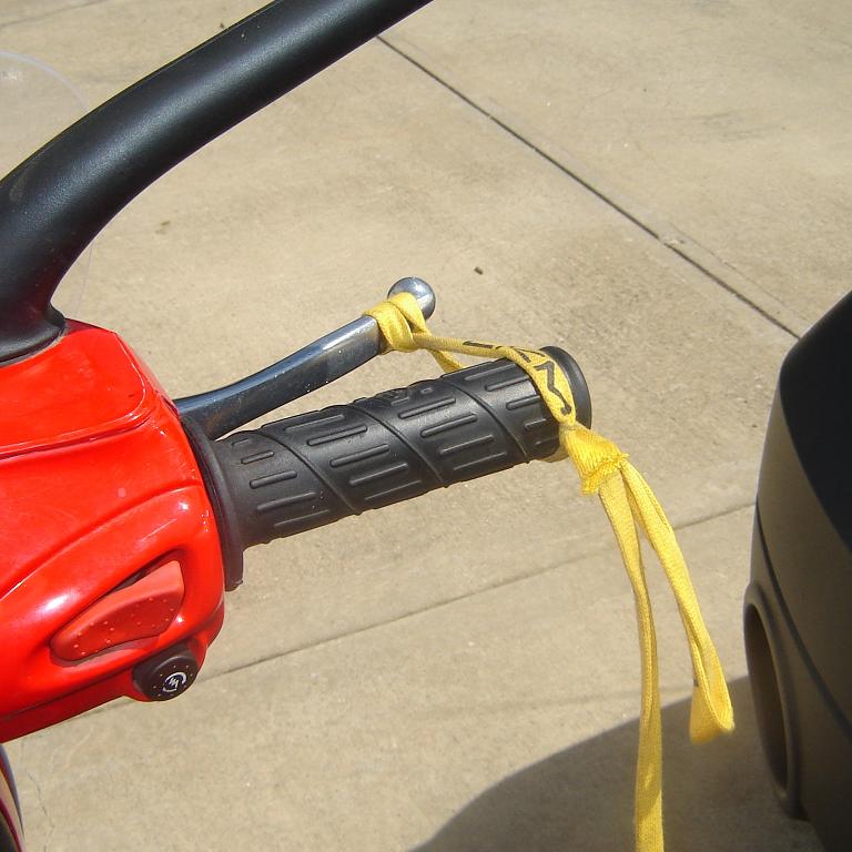 Modern Vespa Et2 kickstand?