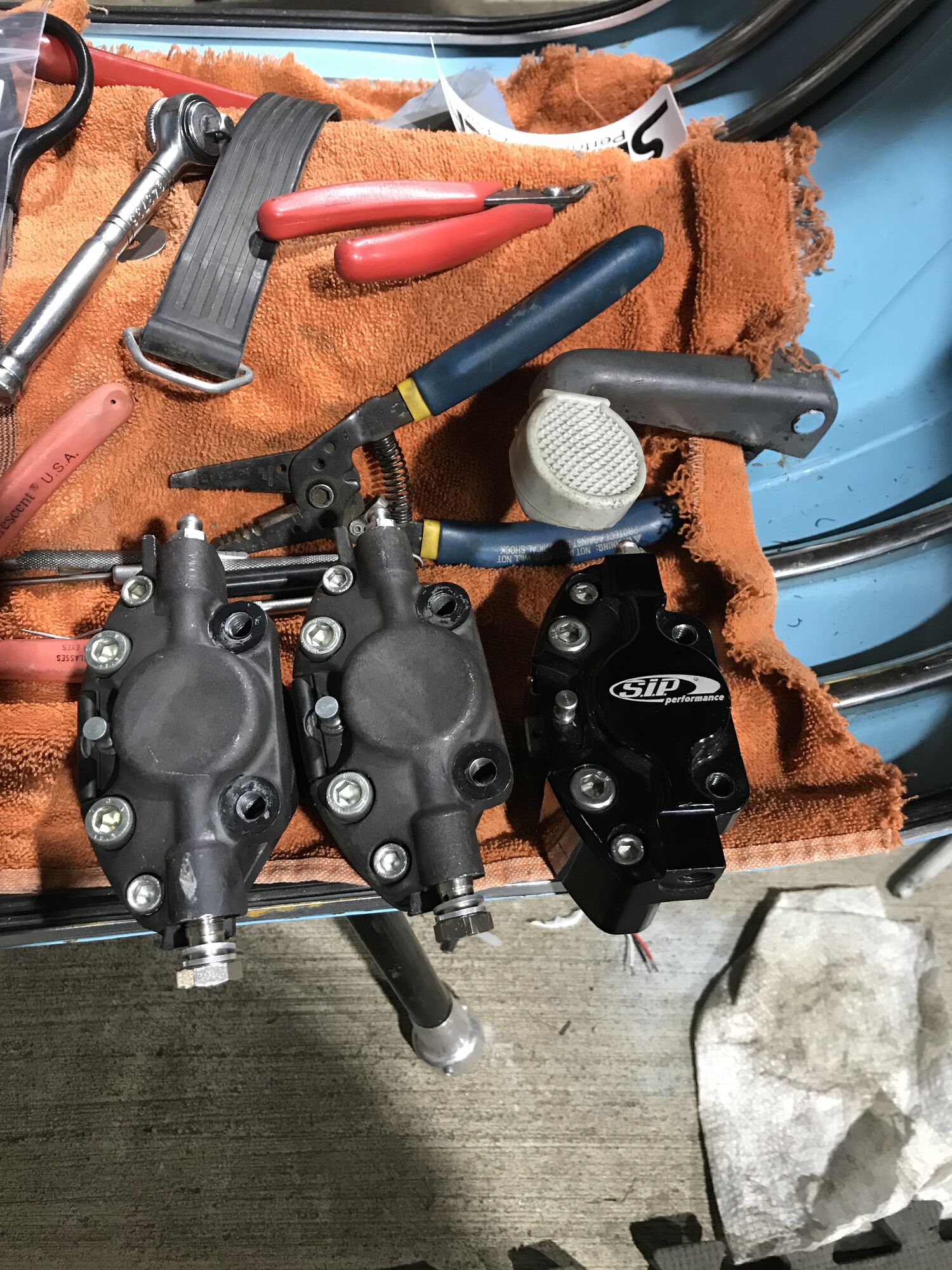 I had a few calipers in my shop. I ended up choosing a Grimeca caliper that has 30mm pistons.