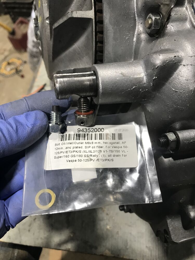 Modern Vespa P200 Oil drain plug thread pitch