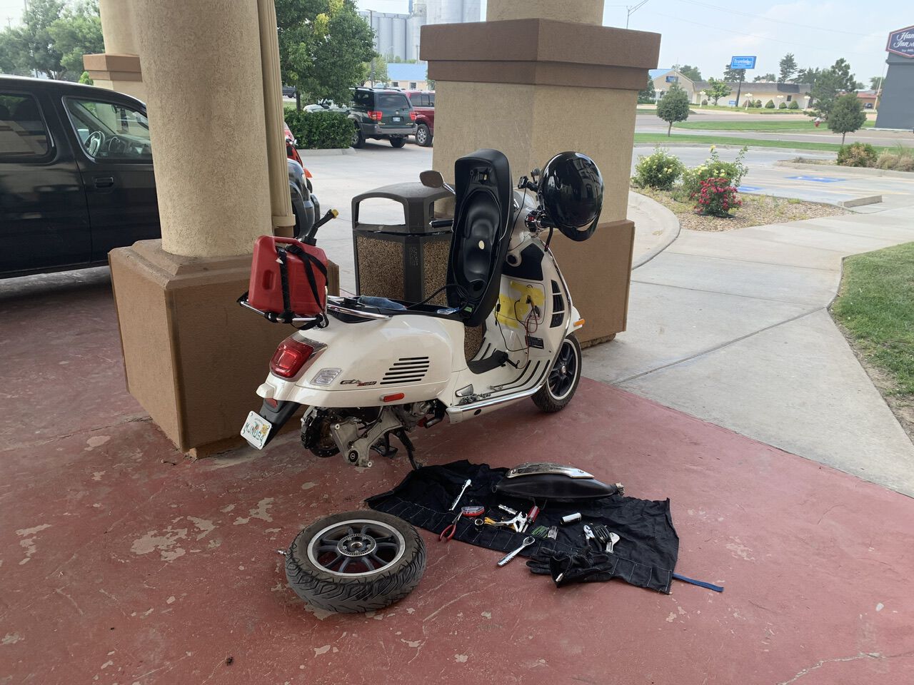 You can see my professional wiring in this photo, the night I had to change a tire in Oklahoma.
