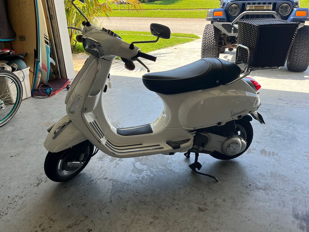 Modern Vespa [Melbourne Beach, FL, USA] 2009 Vespa S150 For Sale 1800