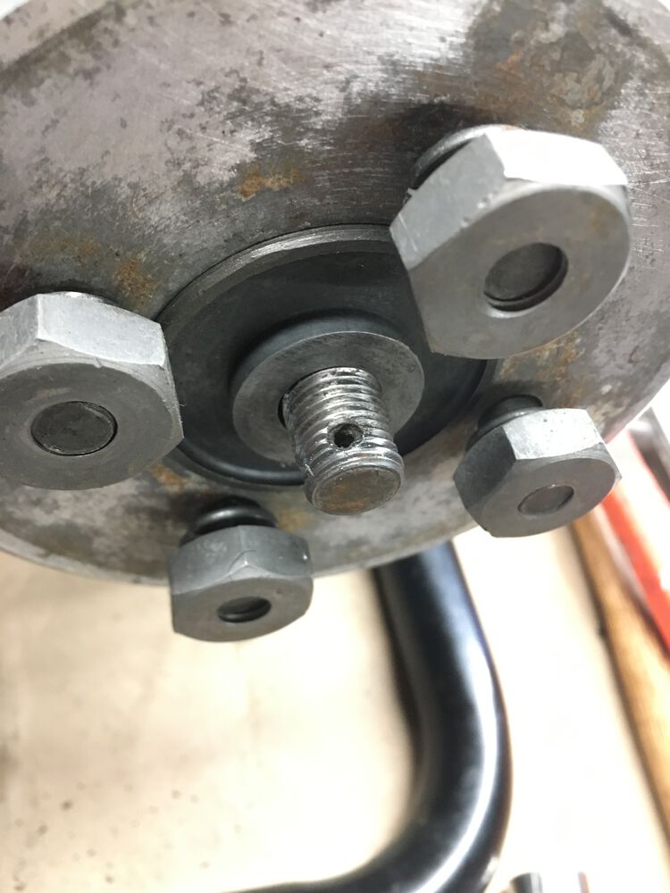These threads go all the way to the tip; unsure what models used it.